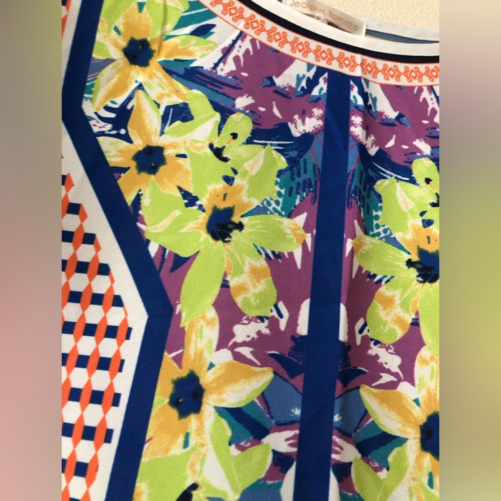 Colorful, Lightweight Blouse - Picture 3 of 3